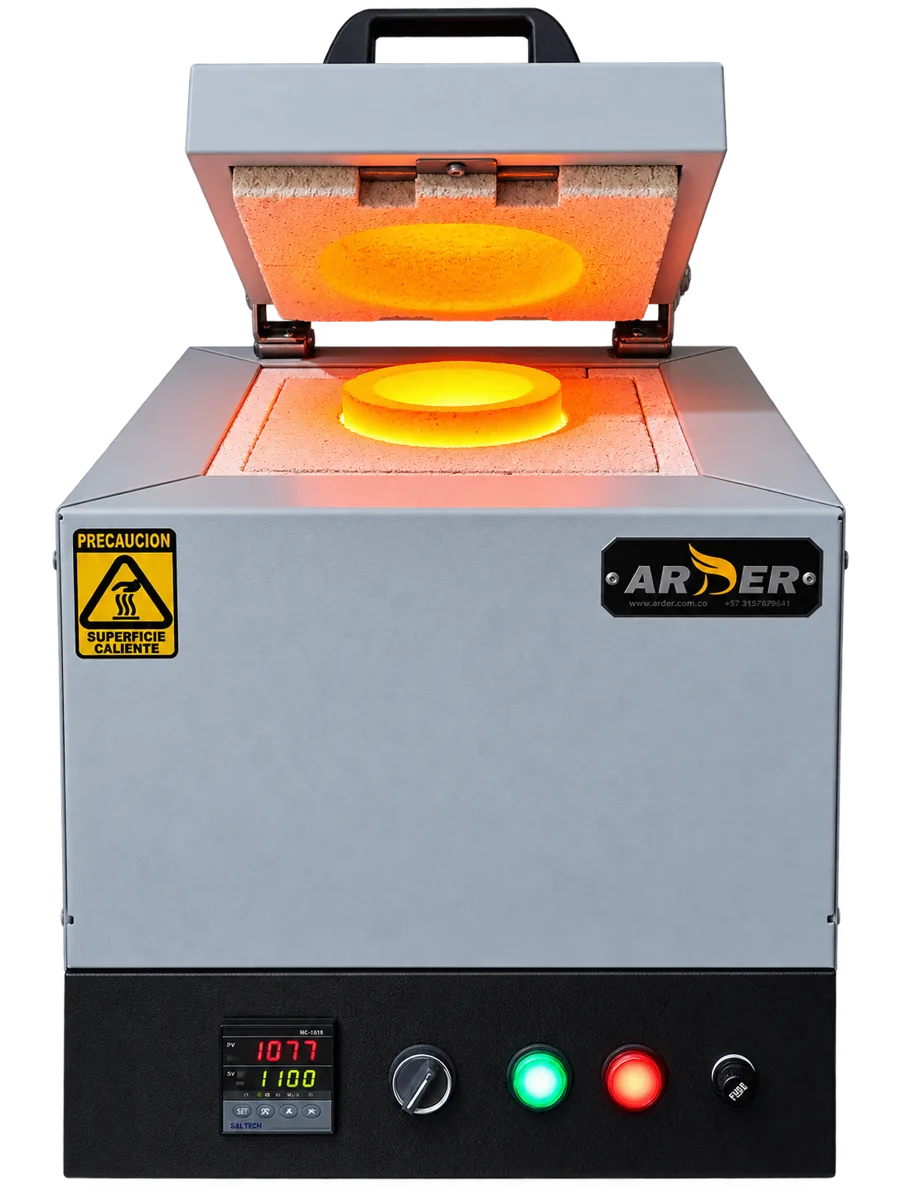 Crisol incandescente en horno de fundición ARDER